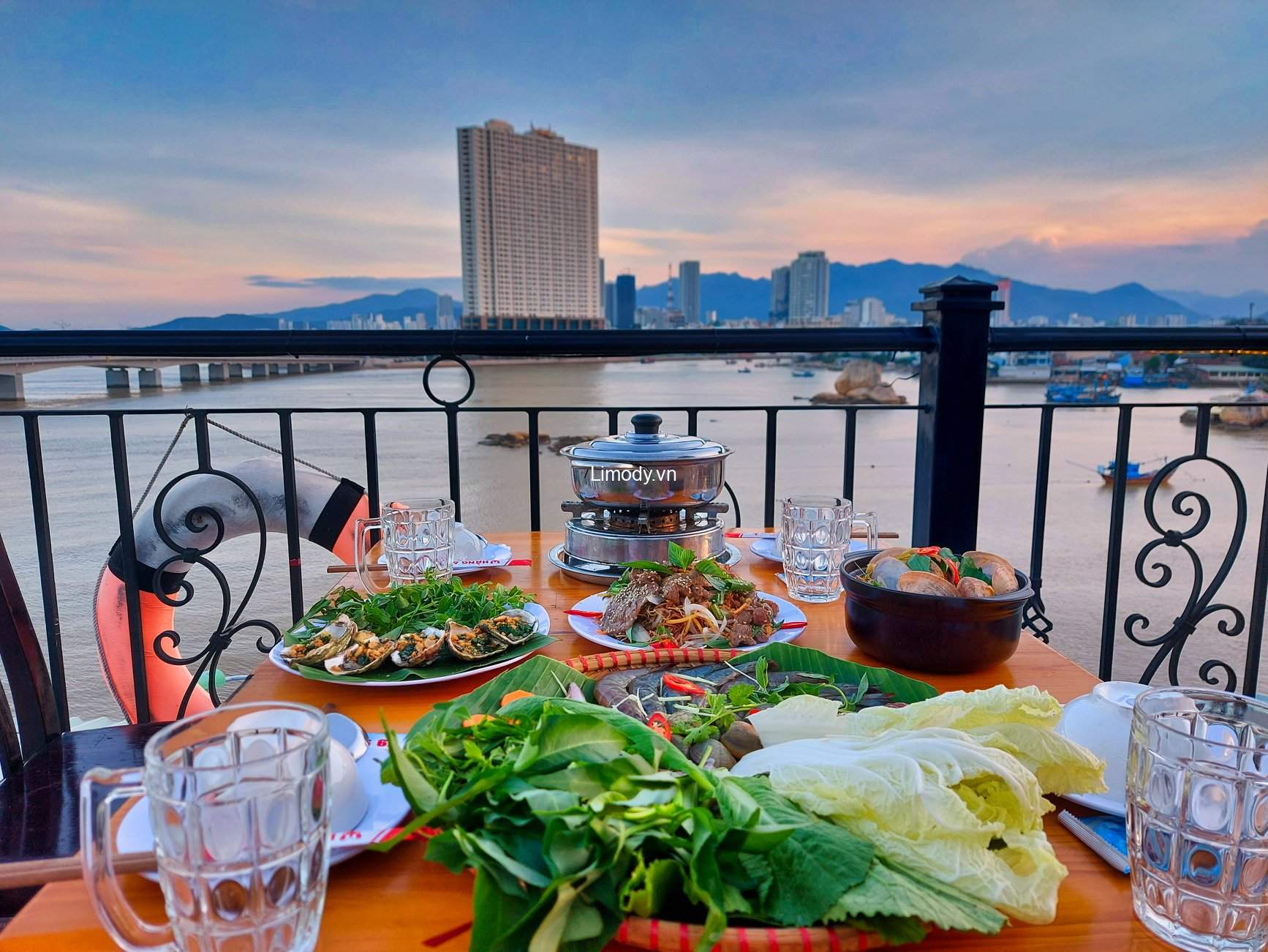 Khám Phá Món Ngon Nha Trang: Hành Trình Ẩm Thực Khó Quên