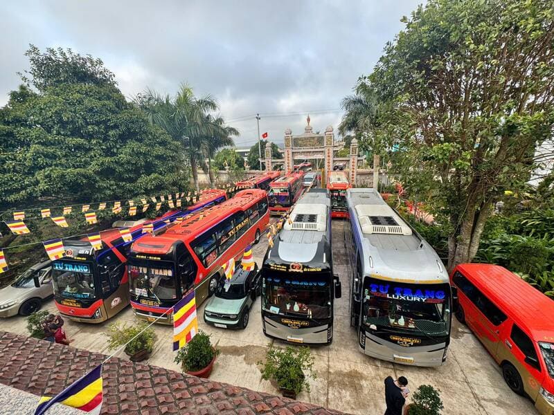 Nhà xe Tư Trang limousine đặt xe từ Sài Gòn đi Buôn Hồ Đắk Lắk