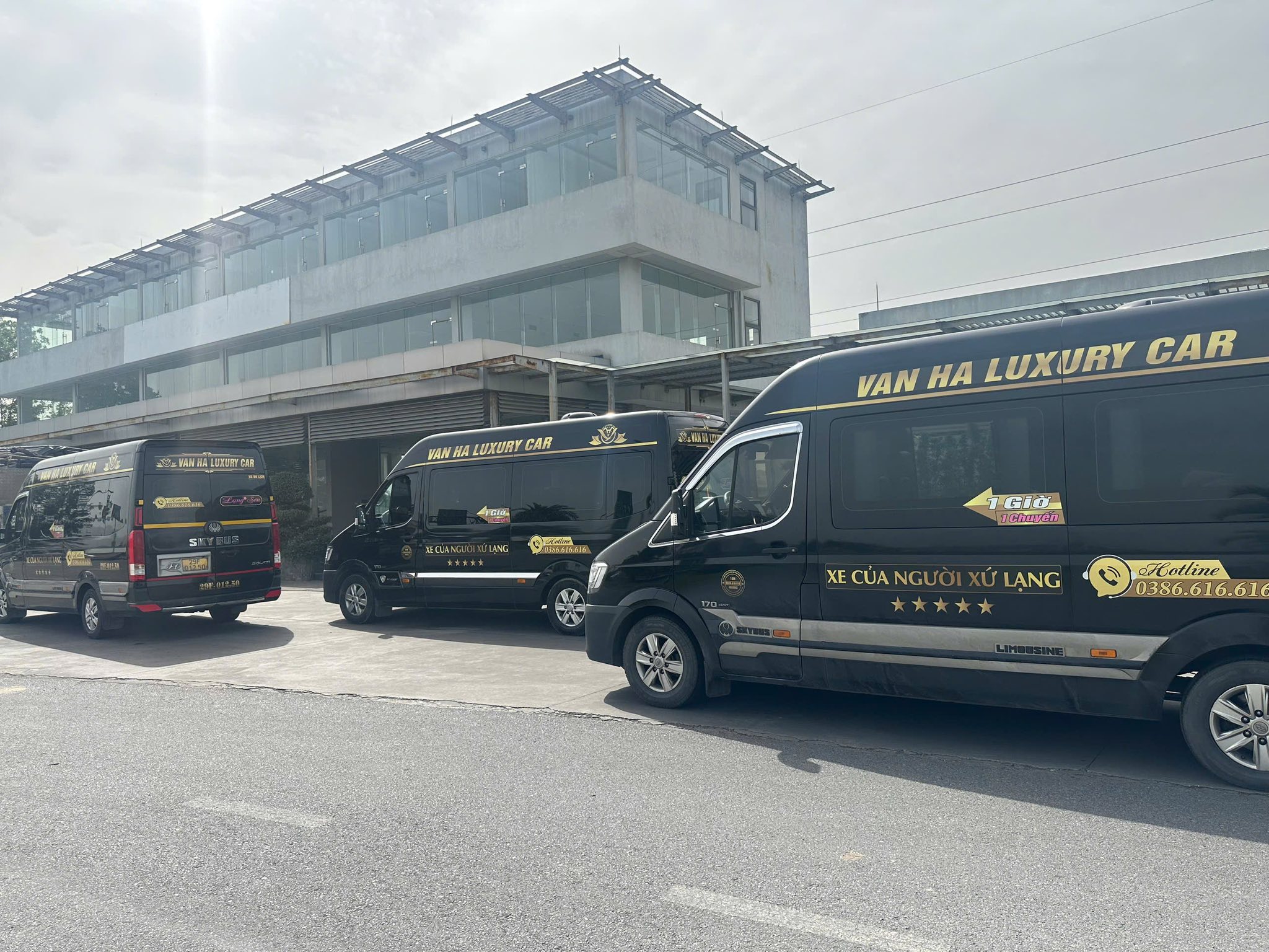 Nhà xe Vân Hà Luxury Car Lạng Sơn Bắc Giang đi Hà Nội
