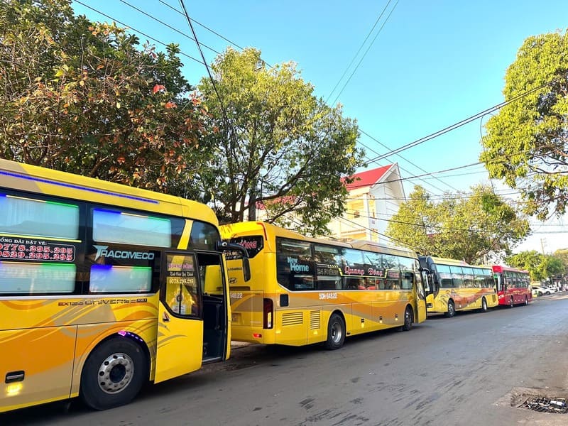 Nhà xe Quang Đông M’Đrắk Ea Kar Phước An Đắk Lắk Sài Gòn