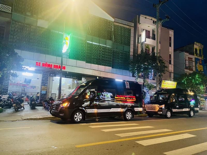 Nhà xe Hồng Hoàng: Số điện thoại, lịch trình đi & giá vé